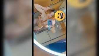 Selfie nghiệp dư: Nữ thần Bai Hao bị tàn phá như một con chó cái trên giường, bị cắm mông nổ tung và âm hộ được đụ mạnh, không quên chụp ảnh tự sướng khi làm tình