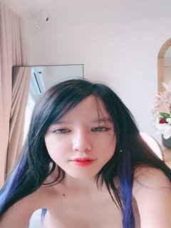 Nữ thần đi giày cao gót, chân dài và ngoại hình đẹp nhất lộ mặt trong live show đam mê