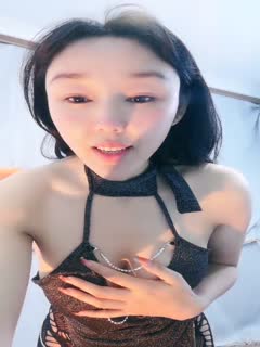 #jav hd sub Một phụ nữ trẻ đã có gia đình khoe mặt trong bộ trang phục gợi cảm để quyến rũ người bạn sói của mình và cô ấy tiếp tục tán tỉnh trên sóng trực tiếp quyến rũ của mình