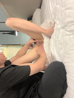 #sex địt nhau không che #live_Khách sạn Perfect Goddess gọi nam kỹ thuật viên đến tận hưởng dịch vụ massage tinh dầu, cô đam mê không dùng bao cao su.